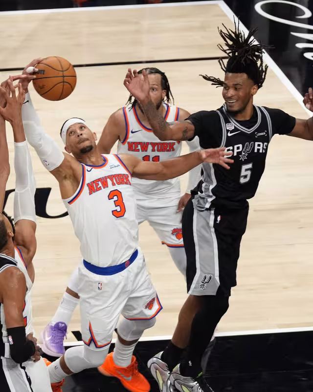 Controversy in the 4th game between the Knicks and the Spurs.