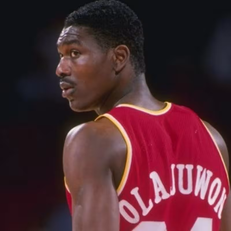Hakeem Olajuwon, ex jugador y leyenda de la NBA.