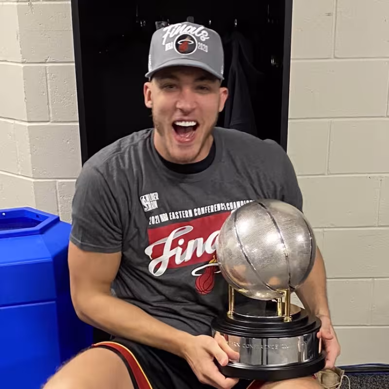 Meyers Leonard: "No tengo ni idea de dónde jugaré el año que viene. Quiero llegar a las Finales otra vez"
