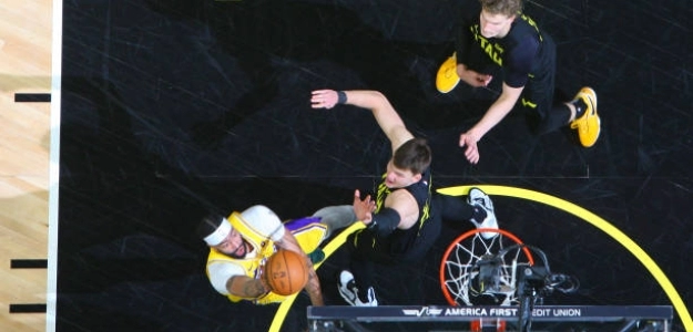 Walker Kessler, contra los Lakers. Foto: gettyimages