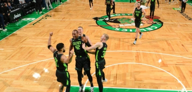 Tatum anota un tiro ganador. Foto: gettyimages