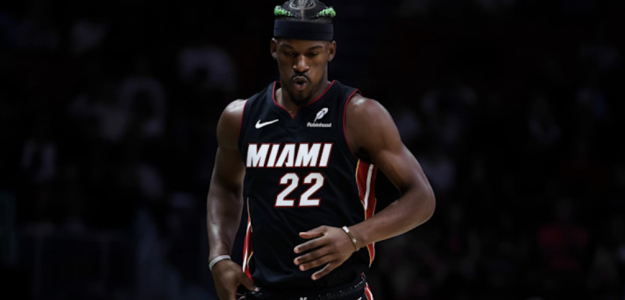 Jimmy Butler da vergüenza ajena por su comportamiento inapropiado.