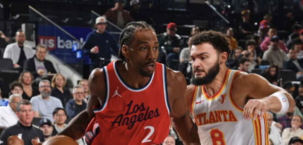 Kawhi Leonard debutó ante Atlanta Hawks. 