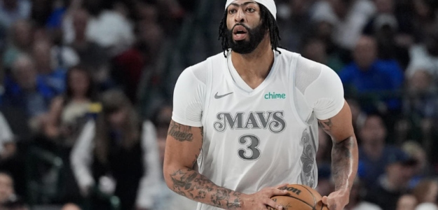 Anthony Davis would be closer to returning to play with the Mavs.