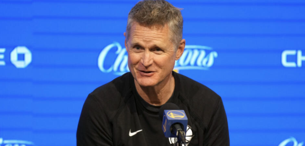 Steve Kerr, coach of the Warriors, complaining about the referees.