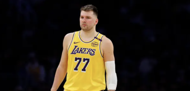 Derrota clara de los Lakers ante los Warriors pese a Doncic.