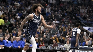 ¡Mazazo para Dallas Mavericks! Dereck Lively se fractura el tobillo con Luka Doncic todavía un tiempo fuera